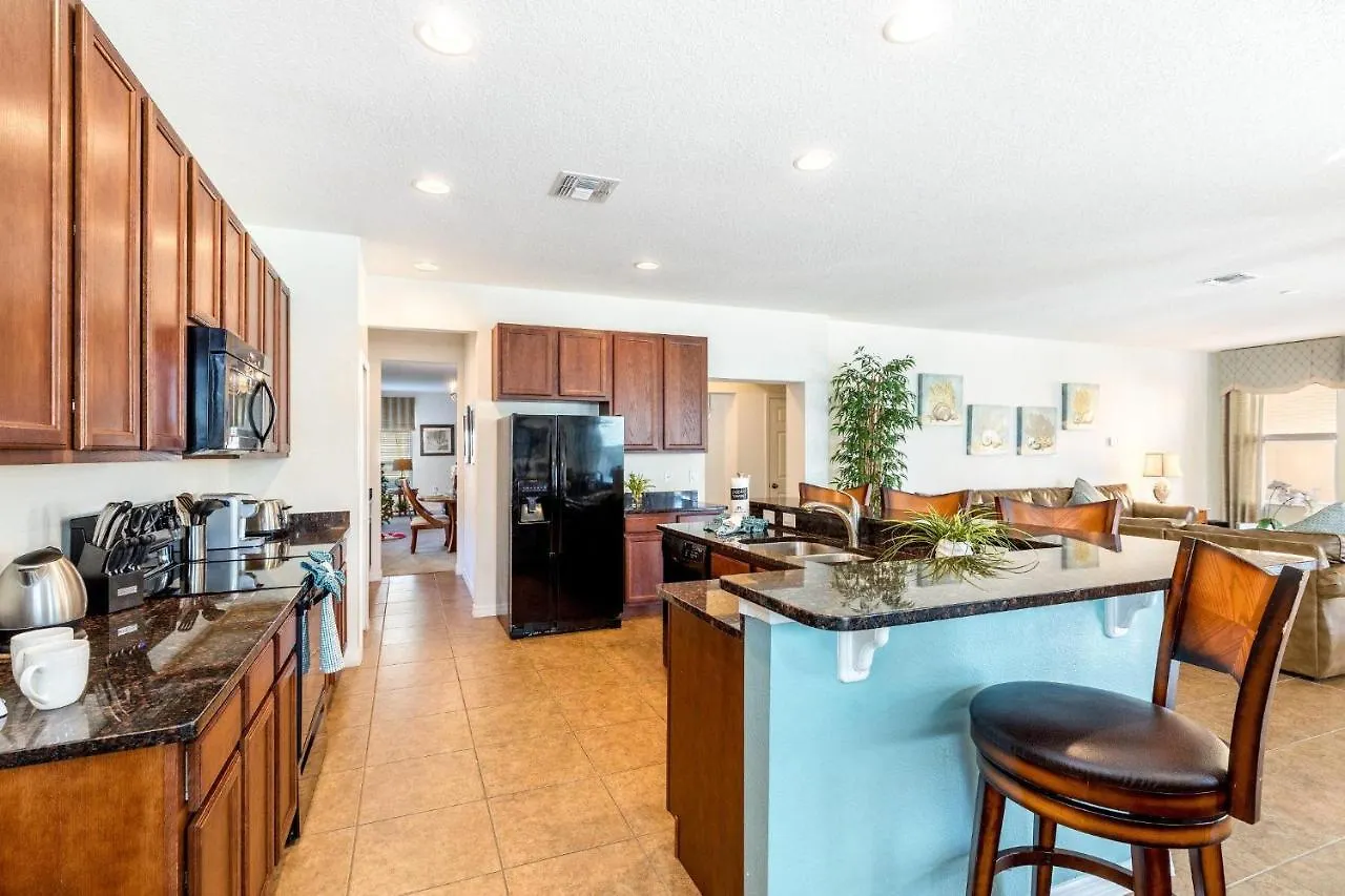 Spacious 6-Bedroom Getaway With Game Room, Private Spa & Sunny Pool Deck In Premier Resort Setting Davenport 0*,