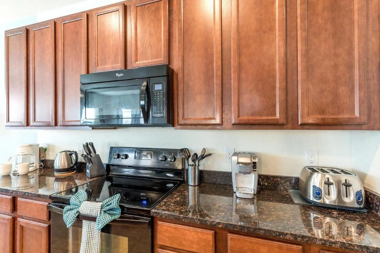 Villa Spacious 6-Bedroom Getaway With Game Room, Private Spa & Sunny Pool Deck In Premier Resort Setting Davenport