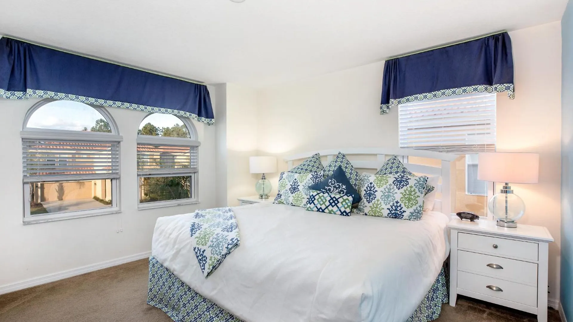 Spacious 6-Bedroom Getaway With Game Room, Private Spa & Sunny Pool Deck In Premier Resort Setting Davenport Villa